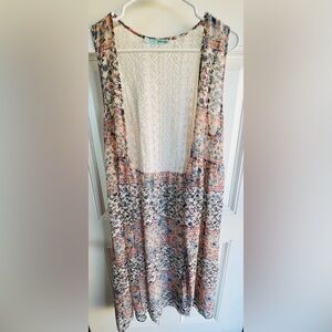 Maurice’s S/M Floral & Crochet Long Sleeveless Kimono